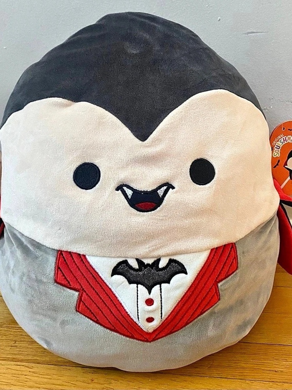 Squishmallows Vlad the Vampire Plush Gray & Black 2023 exclusive